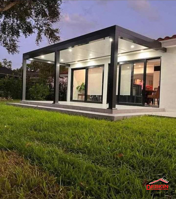 Aluminum screen enclosure for patio in Bradenton